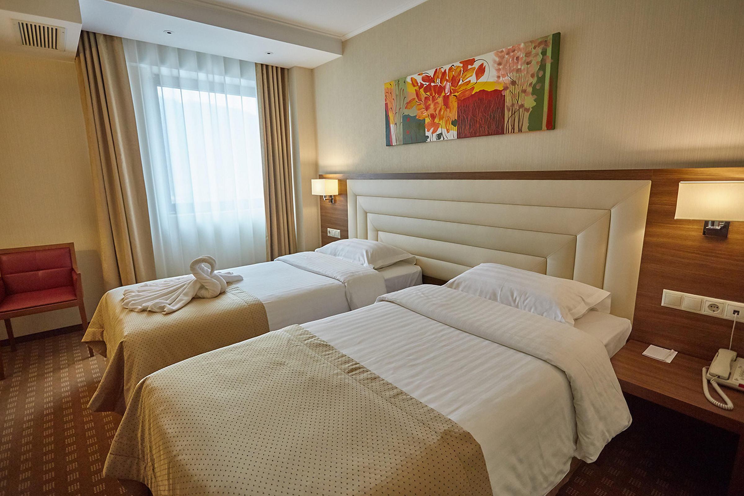 Central Plaza Hotel Piatra Neamt Ngoại thất bức ảnh