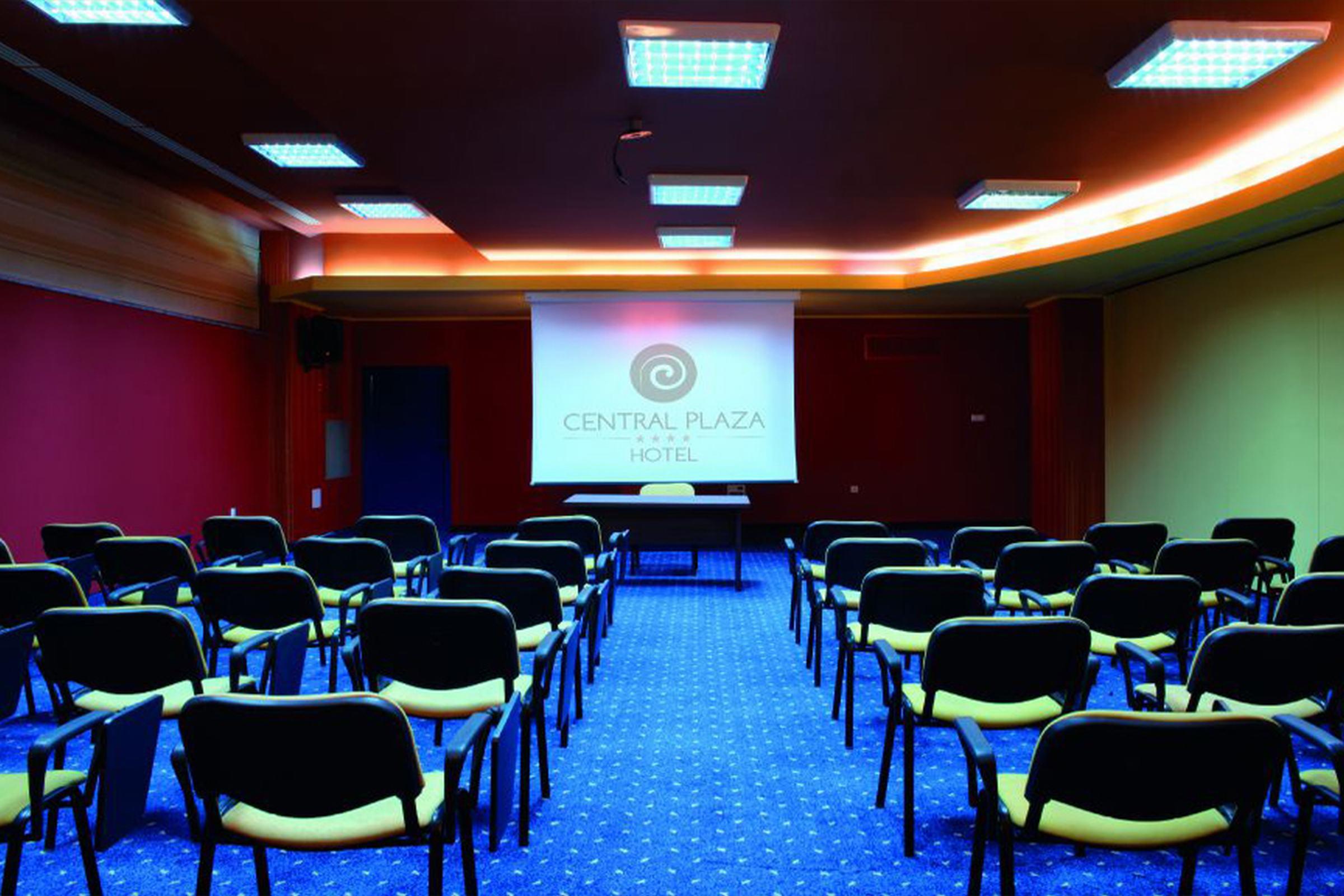 Central Plaza Hotel Piatra Neamt Ngoại thất bức ảnh